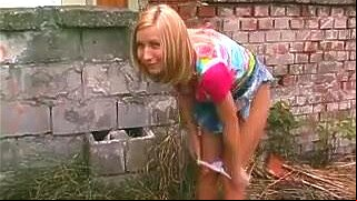 Outdoor Pissing